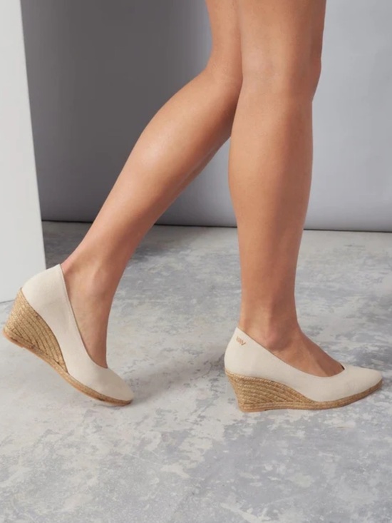 Viscata Barcelona Shoes - Viscata women size 7 Everyday Cream Espadrille Wedge — Women’s Slip-On Wedges